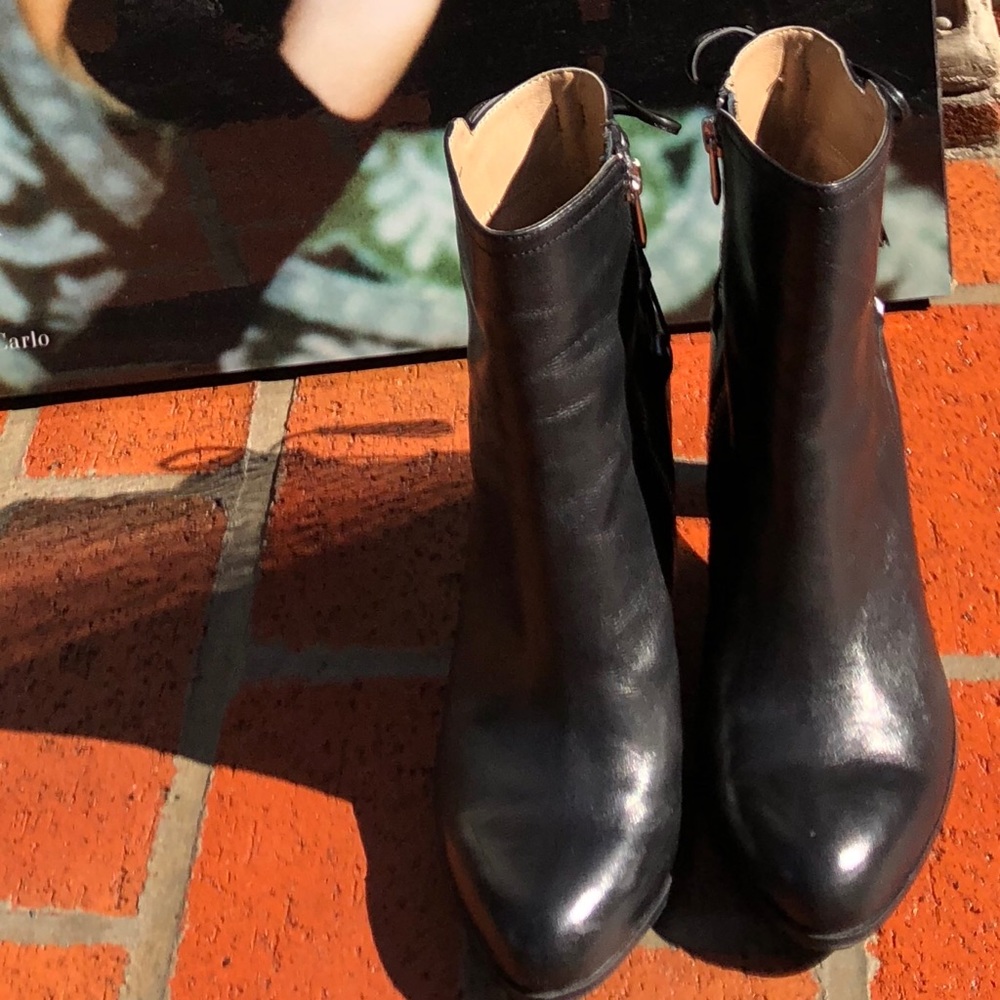 Vittadini water repellent booties